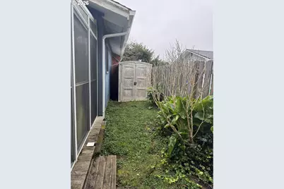 870 SW 12th St, Bandon, OR 97411 - Photo 22