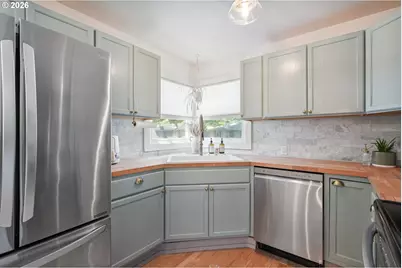 1022 22nd Ave, Longview, WA 98632 - Photo 2