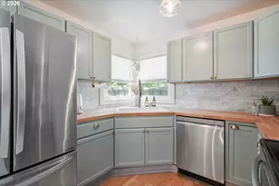 1022 22nd Ave, Longview, WA 98632 - Photo 2