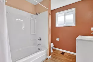 640 Stonehill Dr, Gladstone, OR 97027 - Photo 22