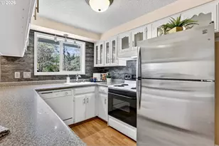 640 Stonehill Dr, Gladstone, OR 97027 - Photo 16