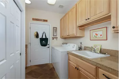 3483 Avalon Dr #233, Hood River, OR 97031 - Photo 12