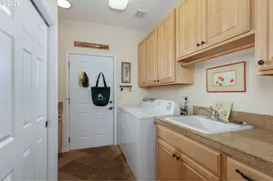 3483 Avalon Dr, Hood River, OR 97031 - Photo 12