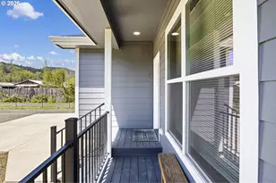 955 Oak Hill Rd, Roseburg, OR 97471 - Photo 6