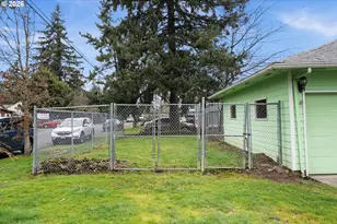 6211 SE Clatsop St, Portland, OR 97206 - Photo 28