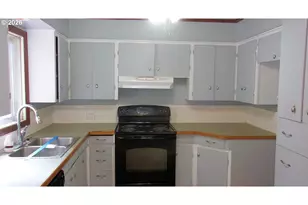 944 5th St, Lyons, OR 97358 - Photo 2