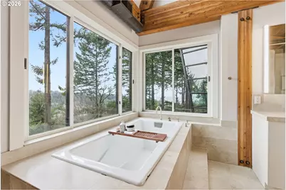 4183 SW Greenleaf Dr, Portland, OR 97221 - Photo 34