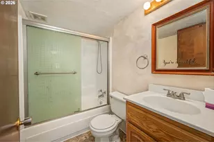 204 19th St, Springfield, OR 97477 - Photo 18