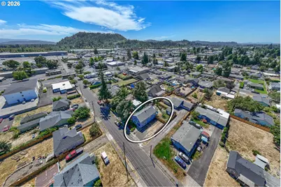 204 19th St, Springfield, OR 97477 - Photo 40