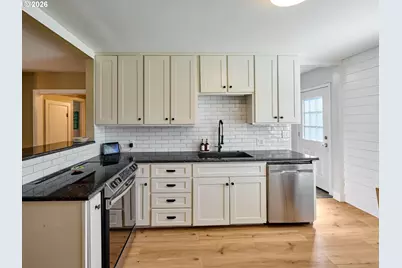 645 NW 5th Ave, Canby, OR 97013 - Photo 8