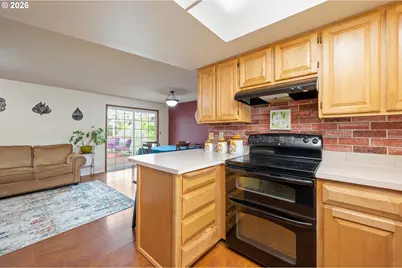6952 C St, Springfield, OR 97478 - Photo 18
