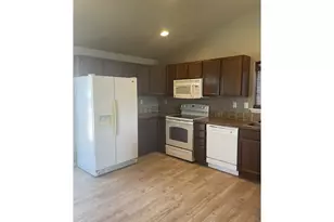 371 Bridgeport Avenue, Umatilla, OR 97882 - Photo 2