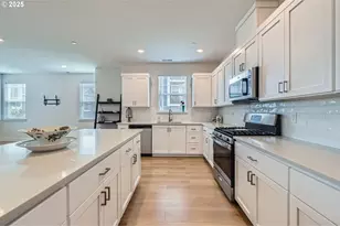 12935 SW Tabor Ter, Beaverton, OR 97007 - Photo 10