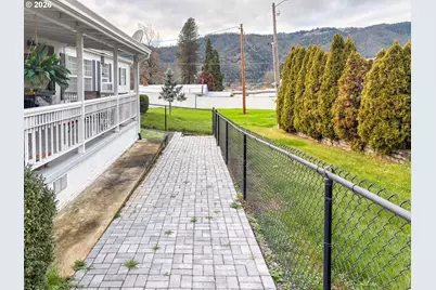 125 Rose Ave, Myrtle Creek, OR 97457 - Photo 32