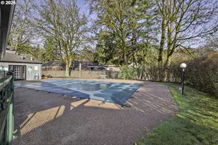 4 Touchstone Dr, Lake Oswego, OR 97035 - Photo 28