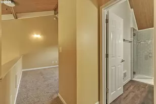 4 Touchstone Dr, Lake Oswego, OR 97035 - Photo 18