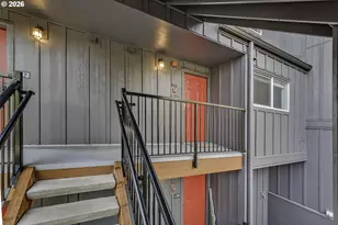 4 Touchstone Dr, Lake Oswego, OR 97035 - Photo 2