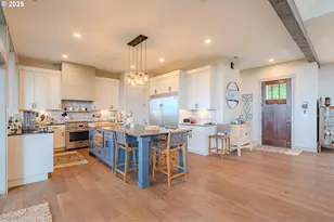 2012 NW Sierra Ln, Camas, WA 98607 - Photo 2