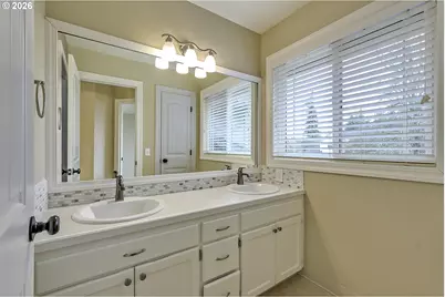 10680 SW Kiowa Ct, Tualatin, OR 97062 - Photo 38