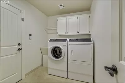 10680 SW Kiowa Ct, Tualatin, OR 97062 - Photo 24