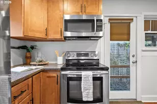 6208 NE 33rd Ave, Portland, OR 97211 - Photo 16