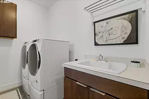 11542 NW Kearney St, Portland, OR 97229 - Photo 22