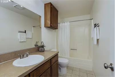 1020 45th Ave NE, Salem, OR 97301 - Photo 20
