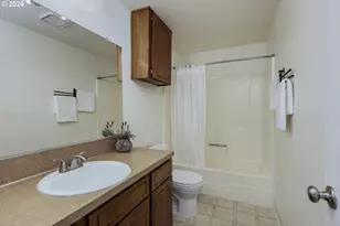 1020 45th Ave NE, Salem, OR 97301 - Photo 20