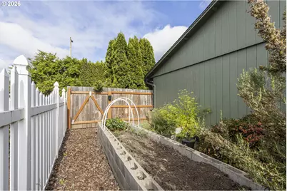 1020 45th Ave NE, Salem, OR 97301 - Photo 10