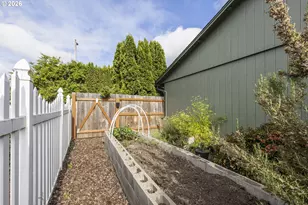 1020 45th Ave NE, Salem, OR 97301 - Photo 10