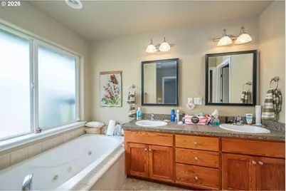 335 Weaver Ave, Myrtle Creek, OR 97457 - Photo 14