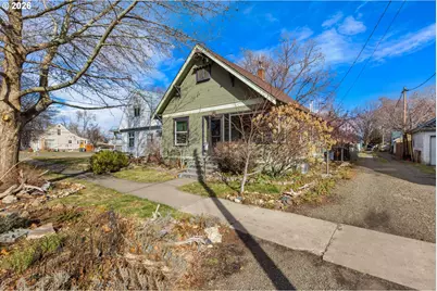 1305 9th St, La Grande, OR 97850 - Photo 2