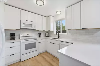 9816 NE 58th St, Vancouver, WA 98662 - Photo 8