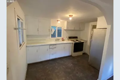 11126 SE Boise St, Portland, OR 97266 - Photo 8