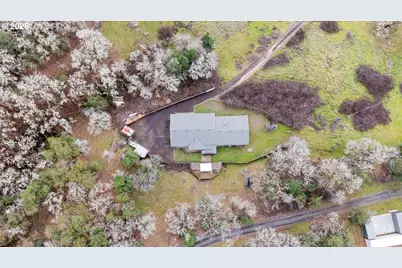 8981 Garden Valley Rd, Roseburg, OR 97470 - Photo 24