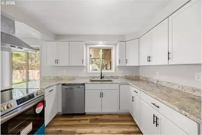 8981 Garden Valley Rd, Roseburg, OR 97470 - Photo 4