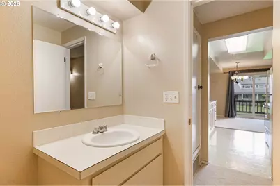 409 NE 85th St #E, Vancouver, WA 98665 - Photo 16