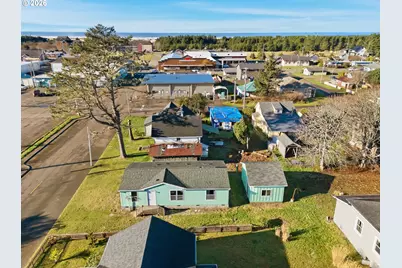 208 2nd St, Long Beach, WA 98631 - Photo 2