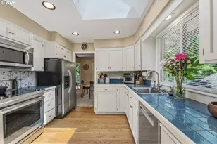 2 Offenbach Pl, Lake Oswego, OR 97035 - Photo 20