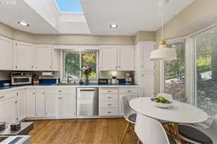 2 Offenbach Pl, Lake Oswego, OR 97035 - Photo 18