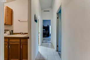 1816 Fountain Ct, Eugene, OR 97402 - Photo 14