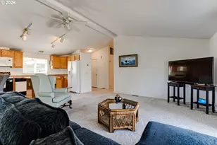 1816 Fountain Ct, Eugene, OR 97402 - Photo 10