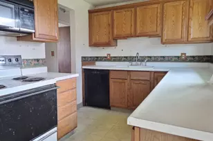 4005 Elmwood St, Tillamook, OR 97141 - Photo 12