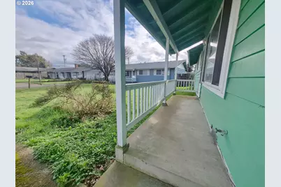 4005 Elmwood St, Tillamook, OR 97141 - Photo 2