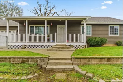 2966 NE Douglas Ave, Roseburg, OR 97470 - Photo 2