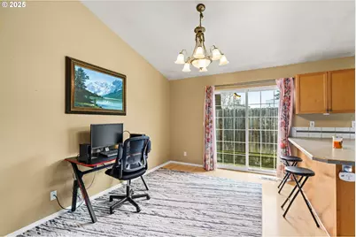 2966 NE Douglas Ave, Roseburg, OR 97470 - Photo 8