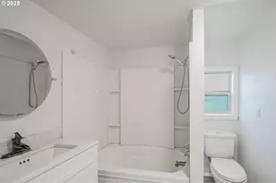 3289 Ash St, Hubbard, OR 97032 - Photo 8