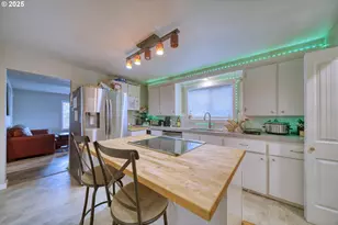 385 N 6th St, Saint Helens, OR 97051 - Photo 10