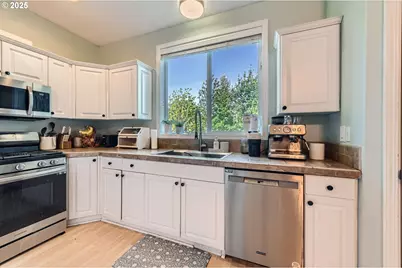 15566 SE Melinda Ct, Damascus, OR 97089 - Photo 14