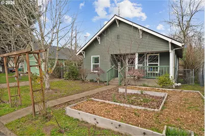 1207 E 11th St, Newberg, OR 97132 - Photo 2